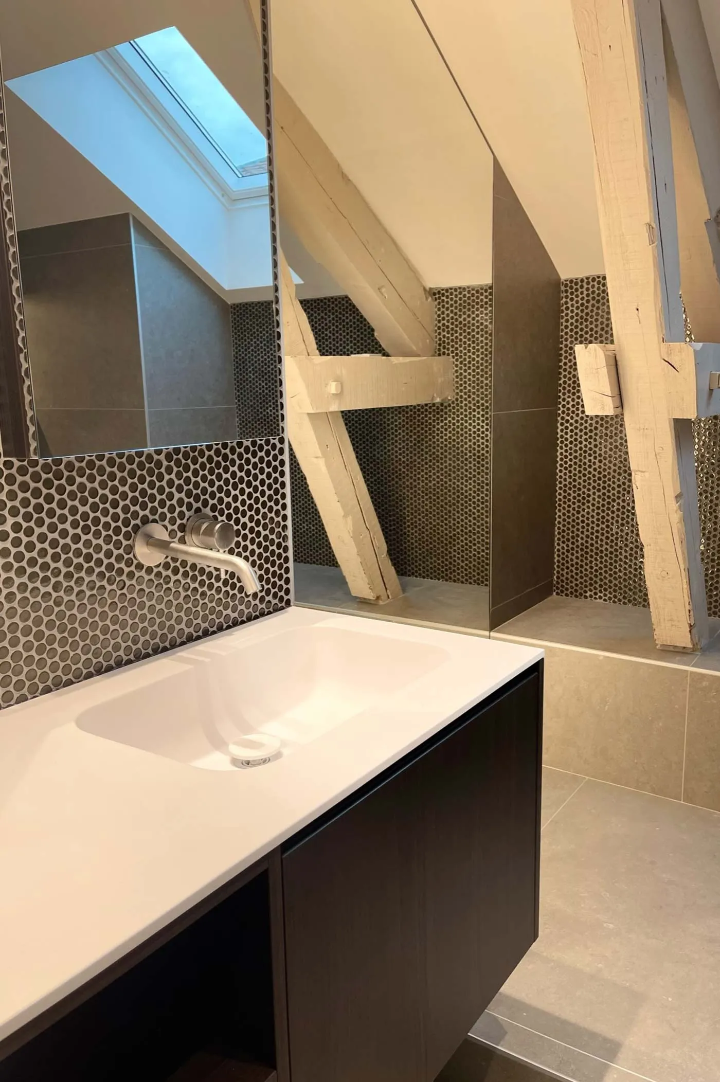 Sous les Toits — 7